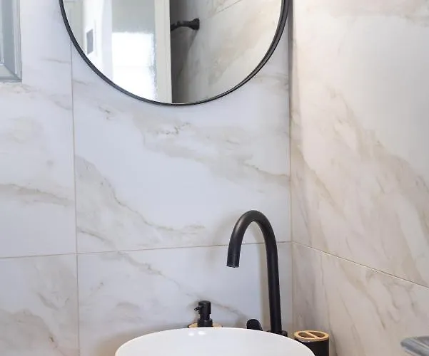 Navi B1 Brand New 2b/d In Naousa