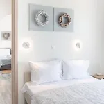 Navi B1 Brand New 2b/d In Naousa Livadia (Paros)