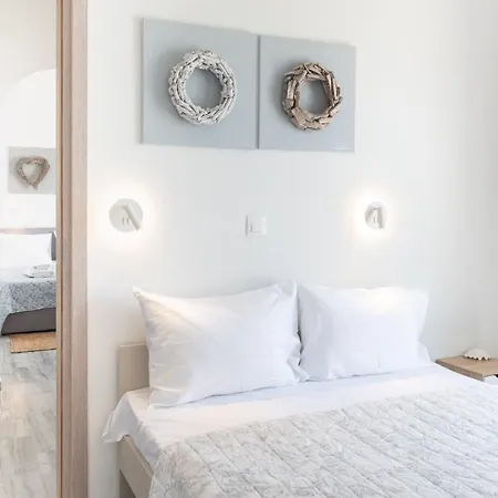 Navi B1 Brand New 2b/d In Naousa Livadia (Paros)