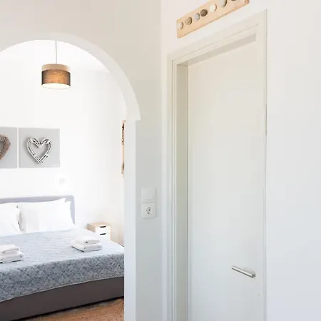 Navi B1 Brand New 2b/d In Naousa *