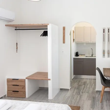 Navi B1 Brand New 2b/d In Naousa Livadia (Paros)