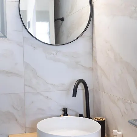 Navi B1 Brand New 2b/d In Naousa