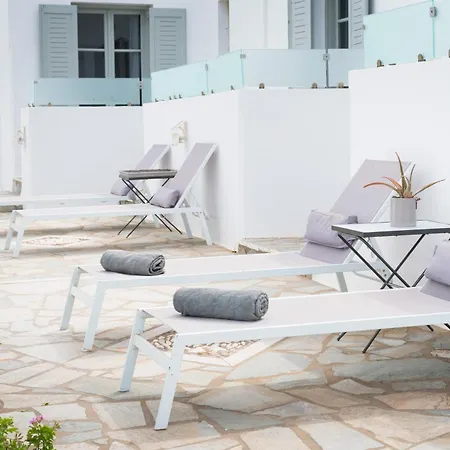 Navi B1 Brand New 2b/d In Naousa Livadia (Paros)